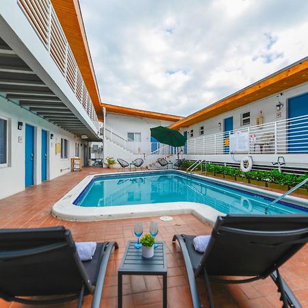 Spacious Studio With Balcony And Parking At The Beach -M46 Hollywood Luaran gambar