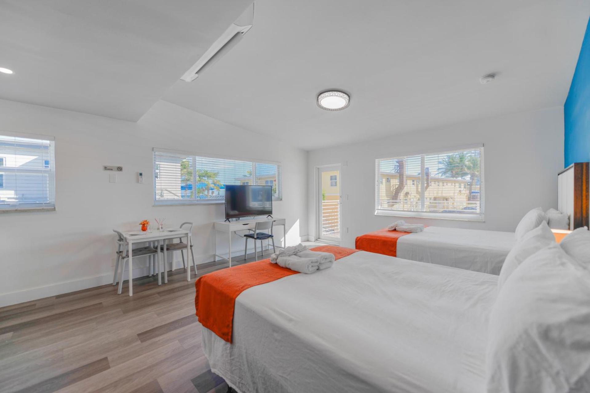 Spacious Studio With Balcony And Parking At The Beach -M46 Hollywood Luaran gambar
