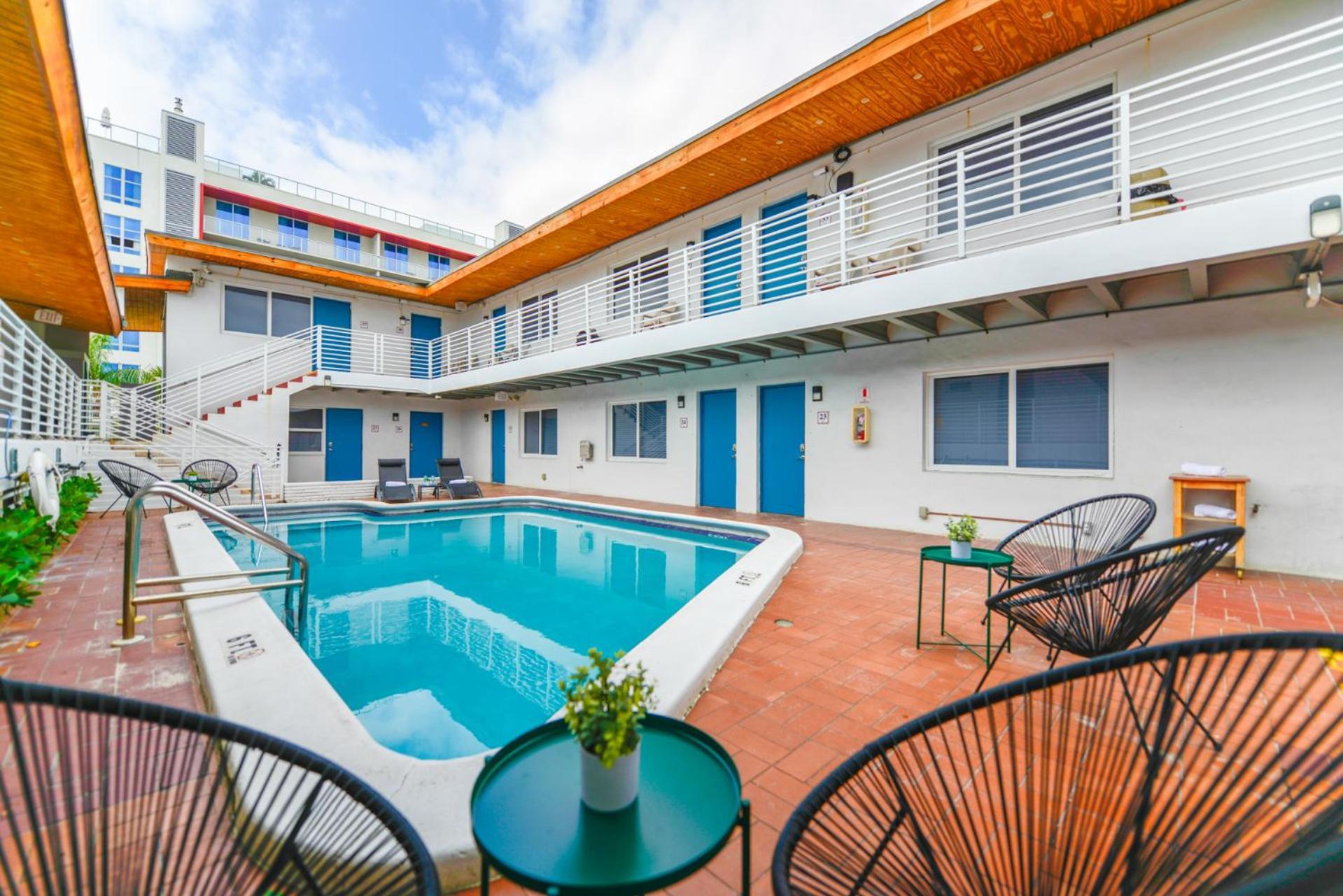 Spacious Studio With Balcony And Parking At The Beach -M46 Hollywood Luaran gambar